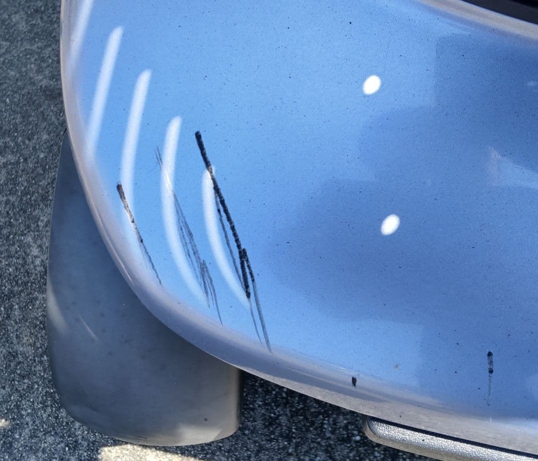 カーテンと壁の間