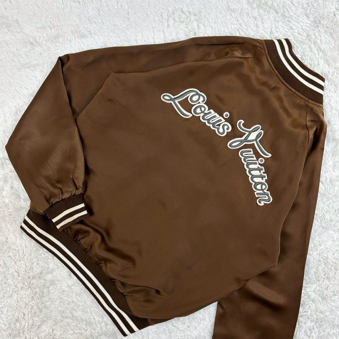 5684【即完売注意・美品】ルイヴィトン☆ビッグ刺繍ロゴ入りスカジャン ブルゾン