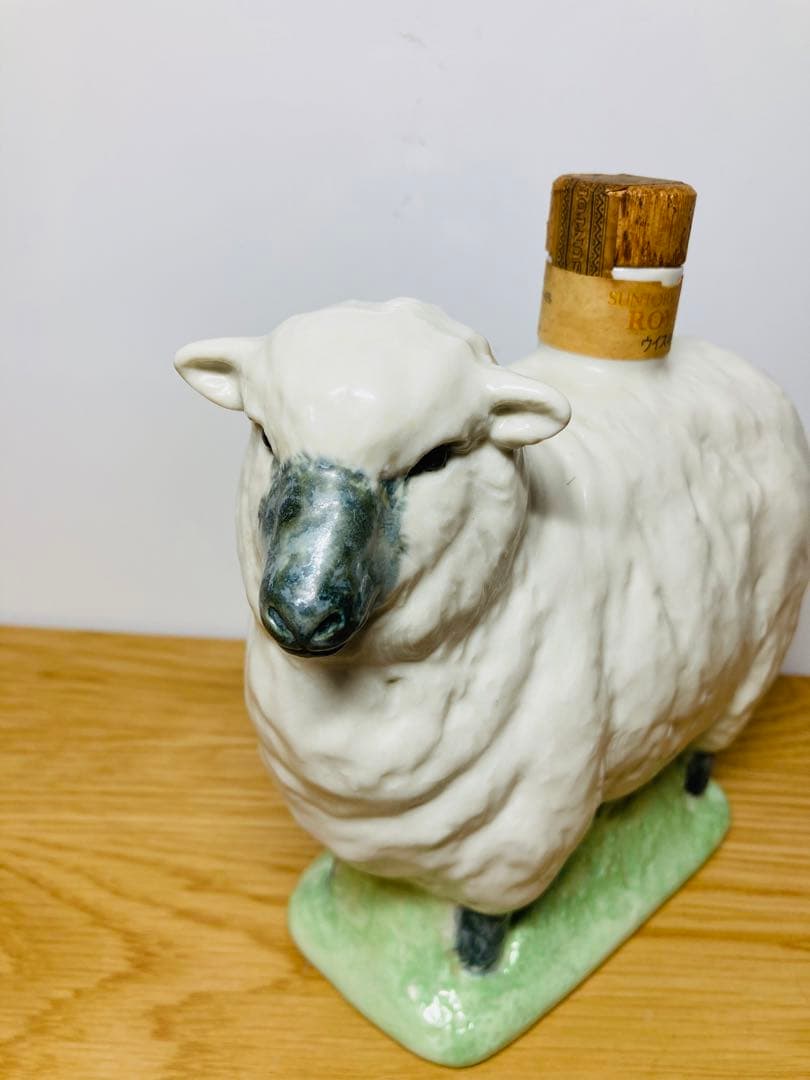 【サントリー】ウイスキー  ローヤル 羊