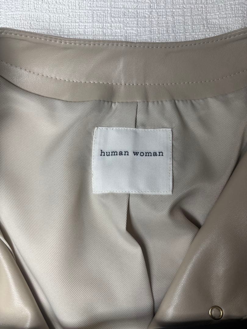 human woman フェイクレザー ライトベージュジャケット