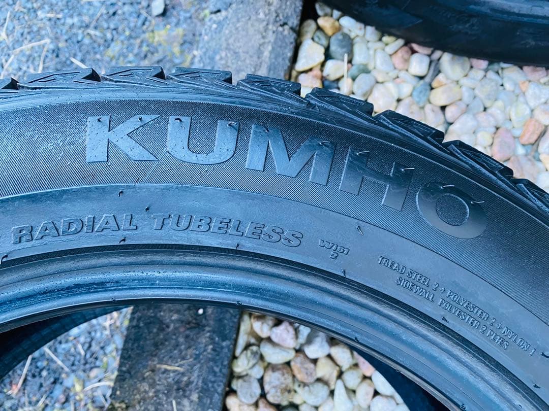 約9.5部山！クムホ 225/55R17 wi61 スタッドレス4本 即発送可！