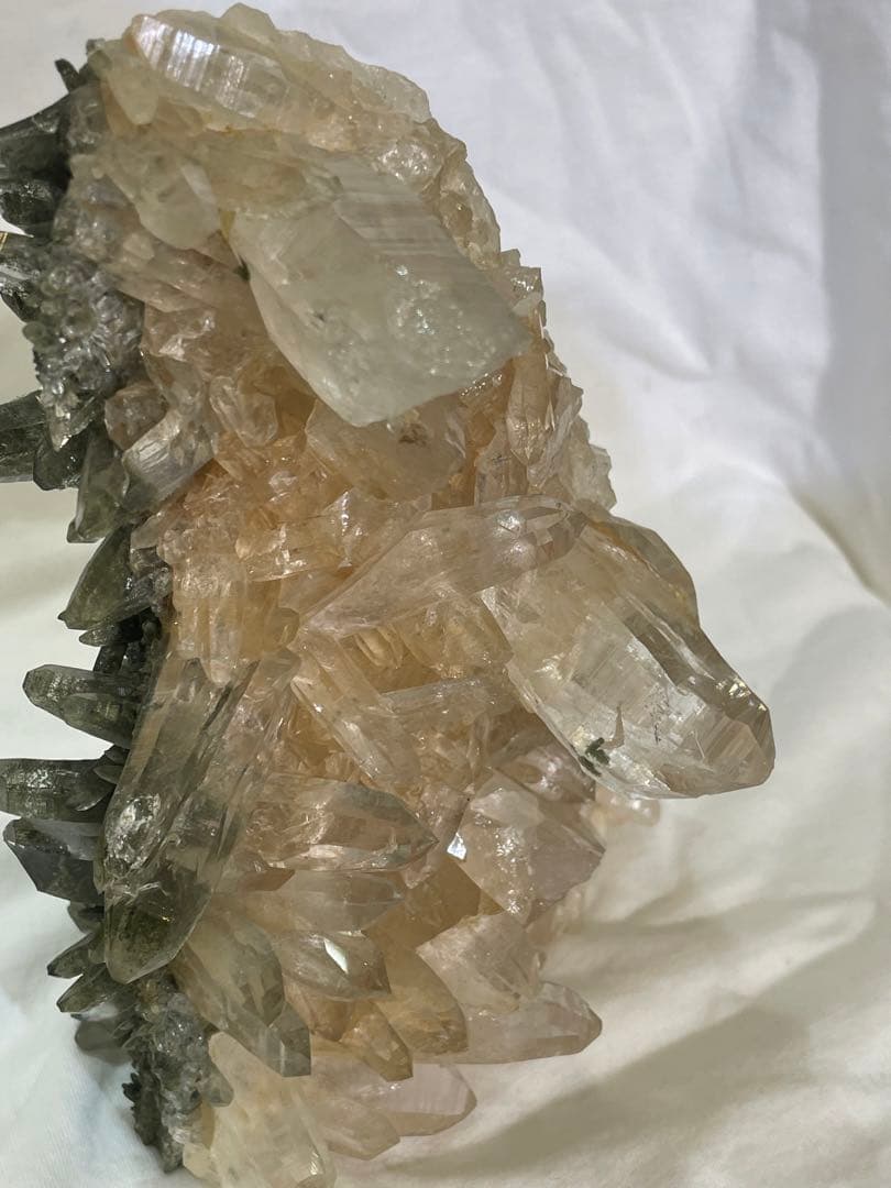 ヒマラヤ水晶　ガネーシュヒマール産　クラスター