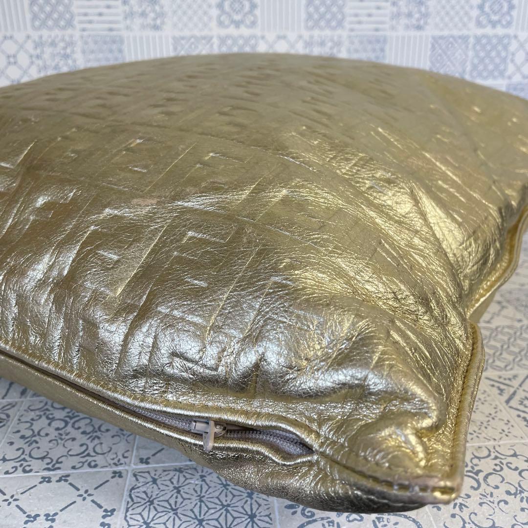 FENDI フェンディ　ゴールド　クッション　インテリア