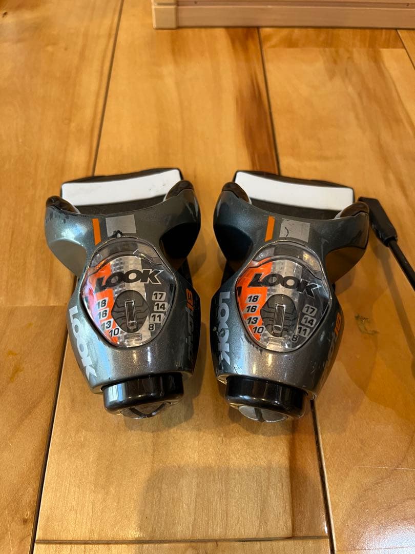 Pivot Look スキー ビンディング　P18