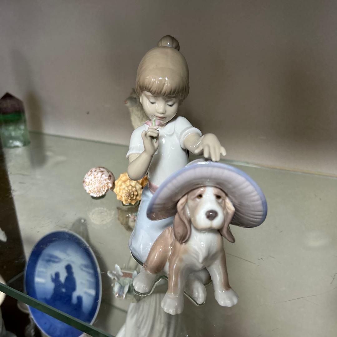 リヤドロ　犬　花飾り　帽子