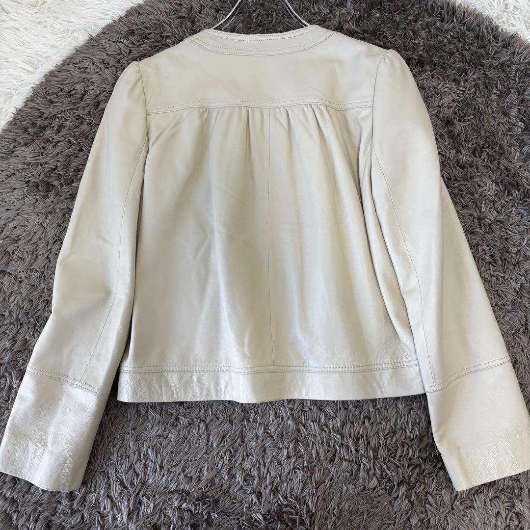 BALMAIN✨ノーカラーラムレザージャケット　アイボリー　シルバージップ　総柄