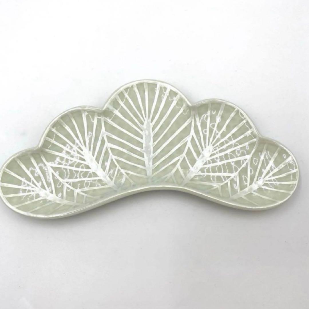 【新品】【大人気】有田焼幸楽窯　錦銀松葉形前菜皿3枚セット　縁起物