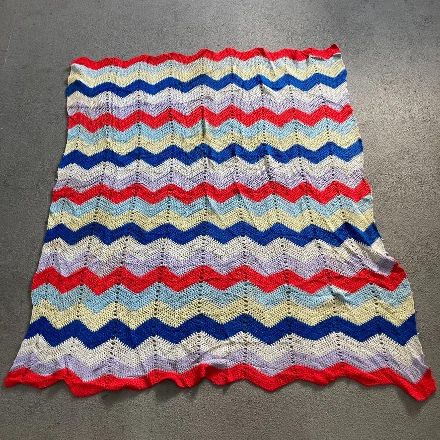 BQJU クロシェ ニット ラグ ビンテージ 赤 青 黄 シェブロン柄 L