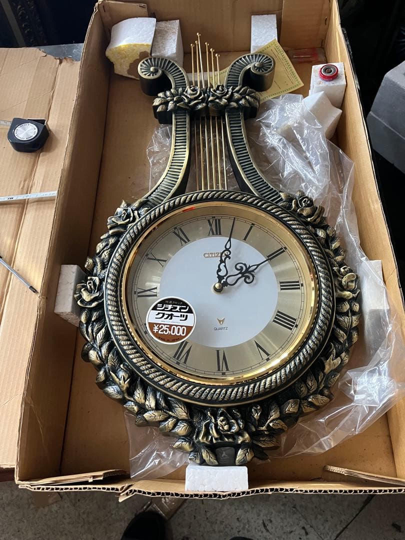 バラのブロンズ調掛け時計、ブロンズ調クォーツ掛け時計、新品時計、デッドストック