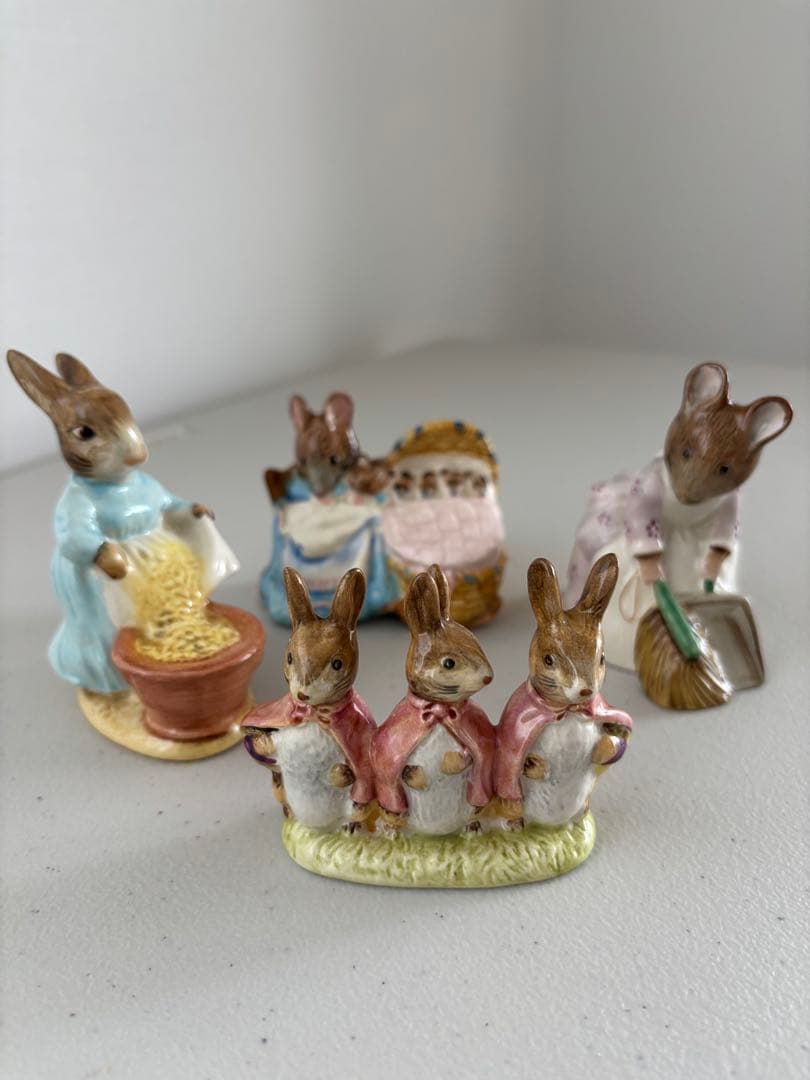 稀少品、Beswick社　ピーターラビットのフィグリン　4体まとめて！