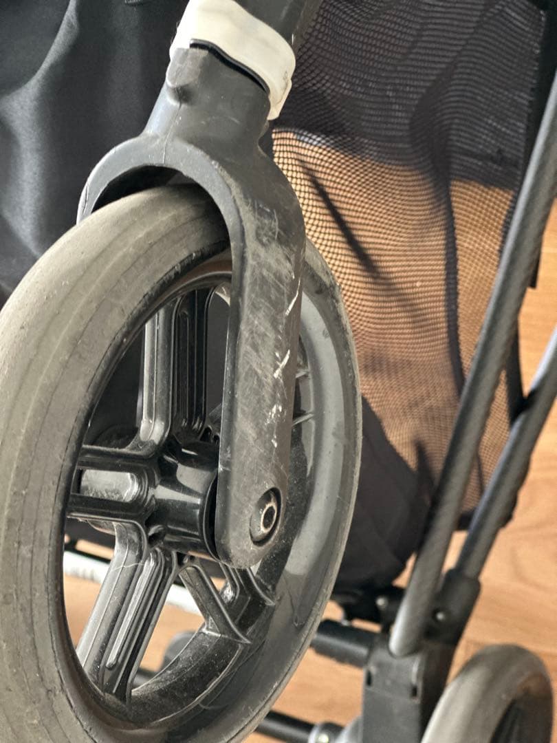 サイベックス メリオカーボン コットンホワイト（車輪に欠けあり）