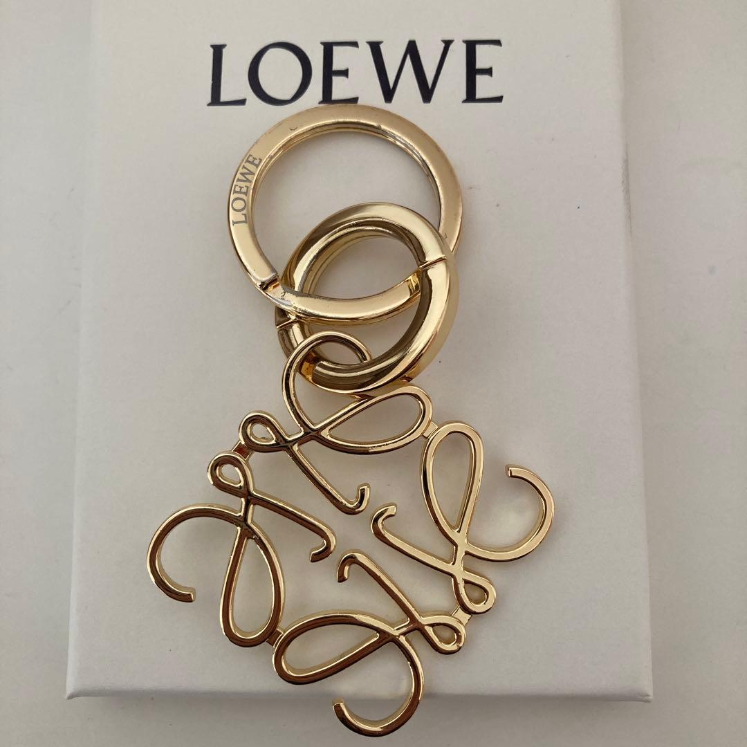 ロエベ　アナグラム　キーリング　ゴールド