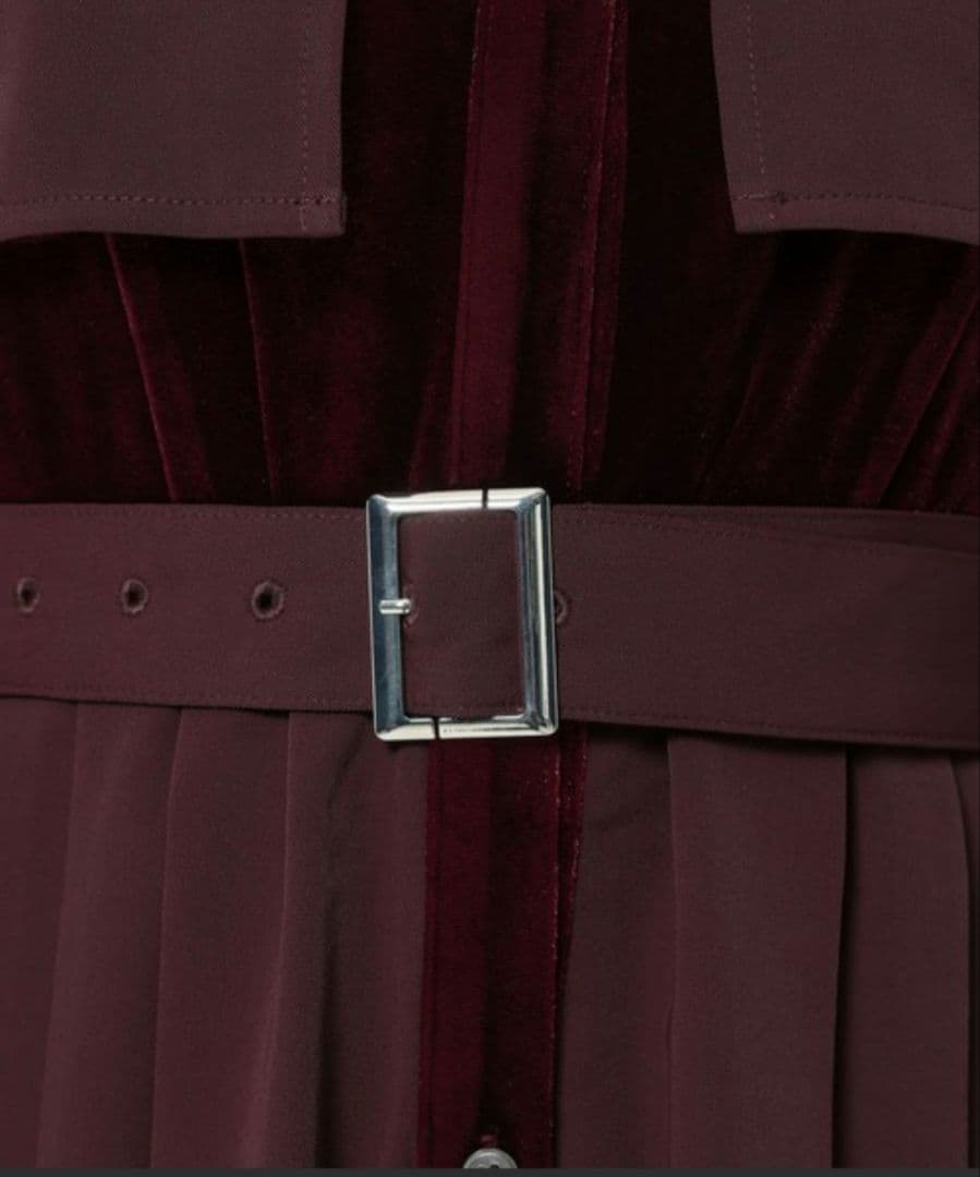 HARE マルチマテリアルプリーツワンピース バーガンディー