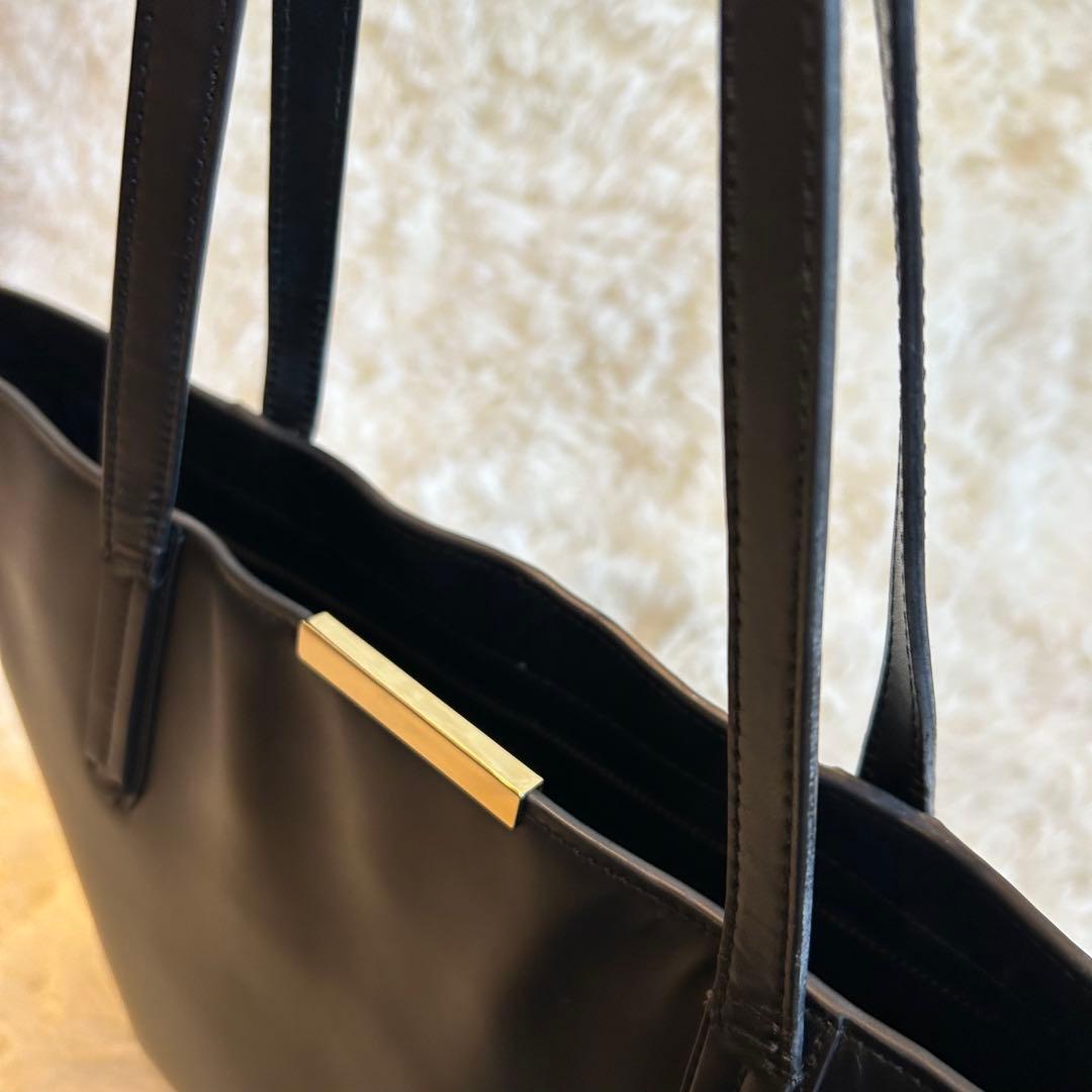 バーニーズニューヨーク　トートバッグ　レザー　金具　黒　本革　肩掛け　ブラック