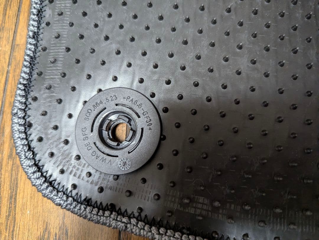 【新品】ポルシェ　パナメーラ フロアマット 970M 右ハンドル 未使用