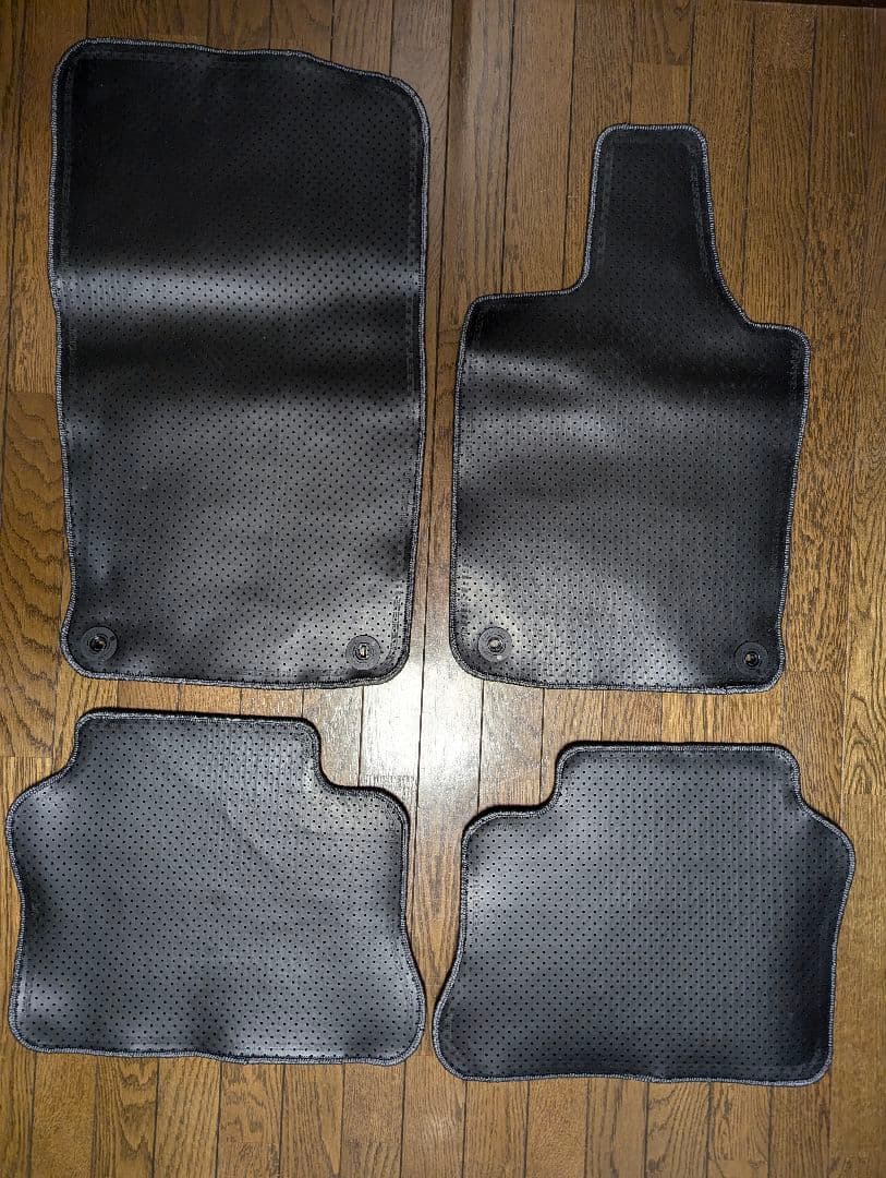 【新品】ポルシェ　パナメーラ フロアマット 970M 右ハンドル 未使用