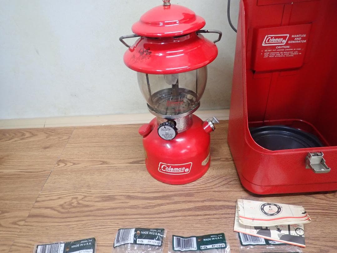 ど*ら様 ビンテージ　コールマン　ガルウィングケース、200A　ランタンセット
