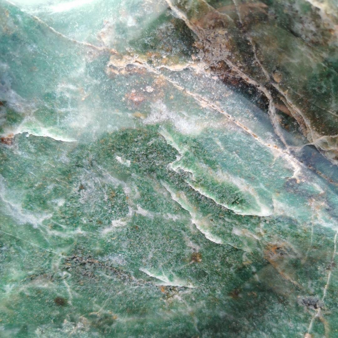 ブラジル産　グリーンクォーツ　鑑賞石　石　置物　オブジェ　インテリア