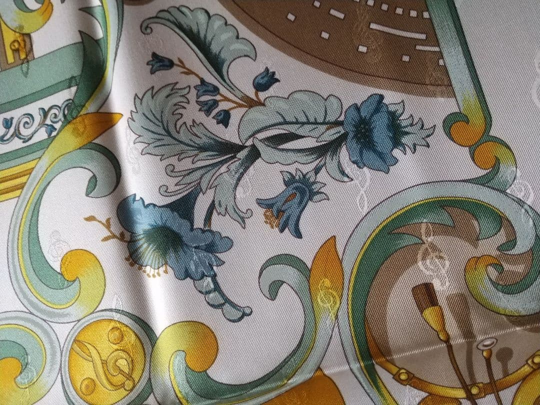 70707123　新品未使用 エルメス スカーフ カレ90