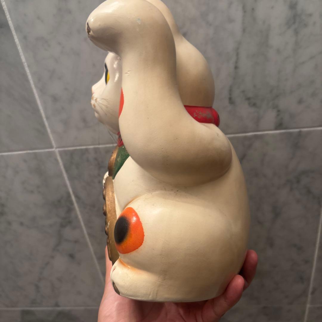 ヴィンテージ手描きの瞳が美しい三毛猫の招き猫