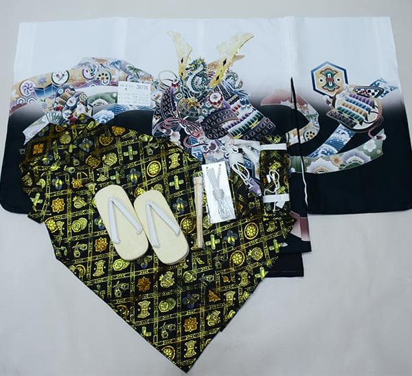 七五三 五歳 男児 羽織袴フルセット 着物 白地 兜 袴変更可能 NO38776