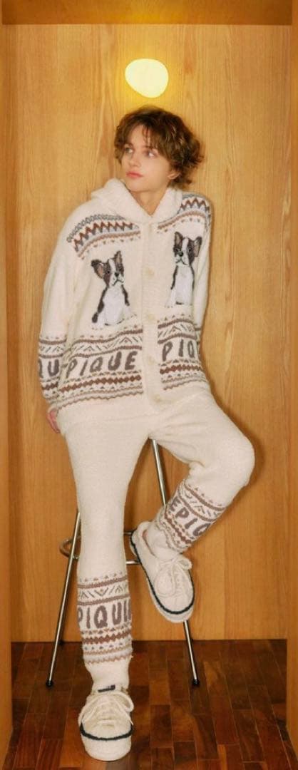 【美品】ジェラートピケ パウダーノルディック DOGジャガードカウチン