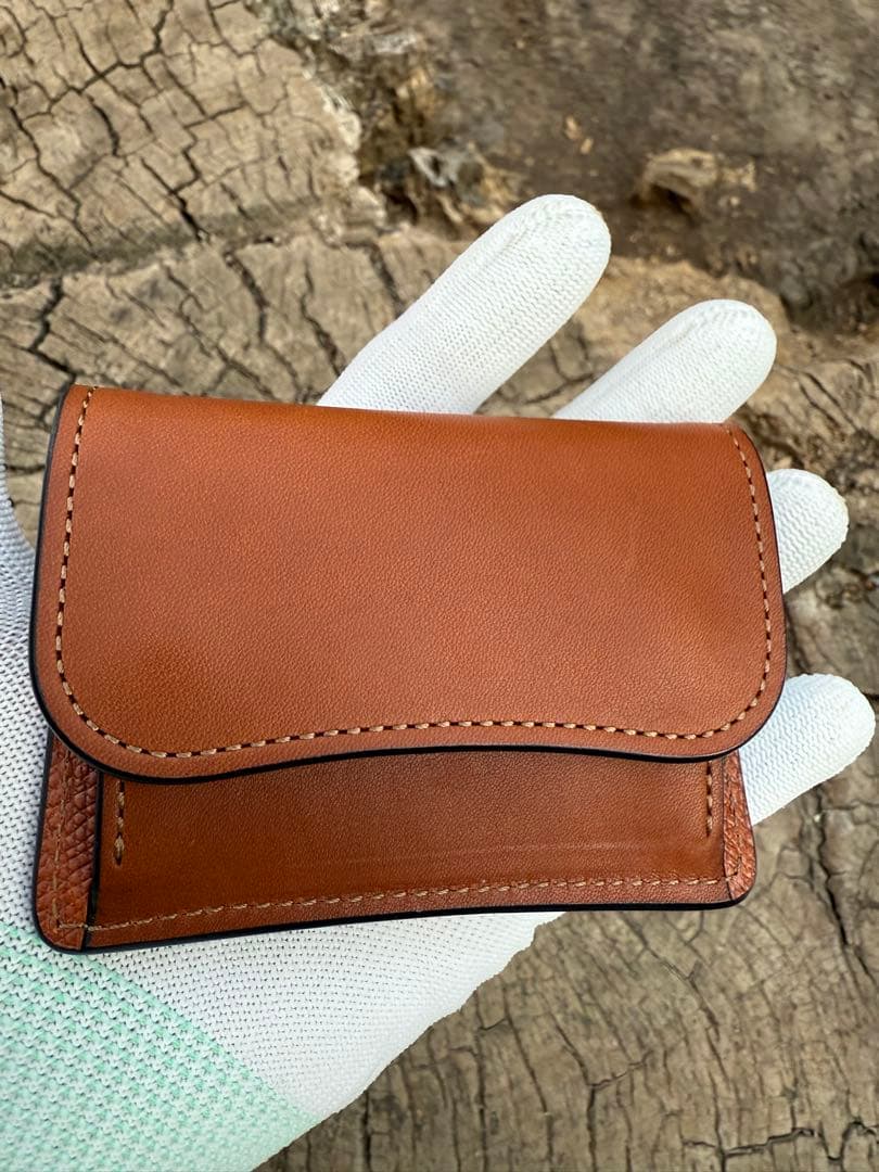 【未使用新品】ワイルドスワンズ　タング　ノボナッパゴールド　型押しサドルキャメル