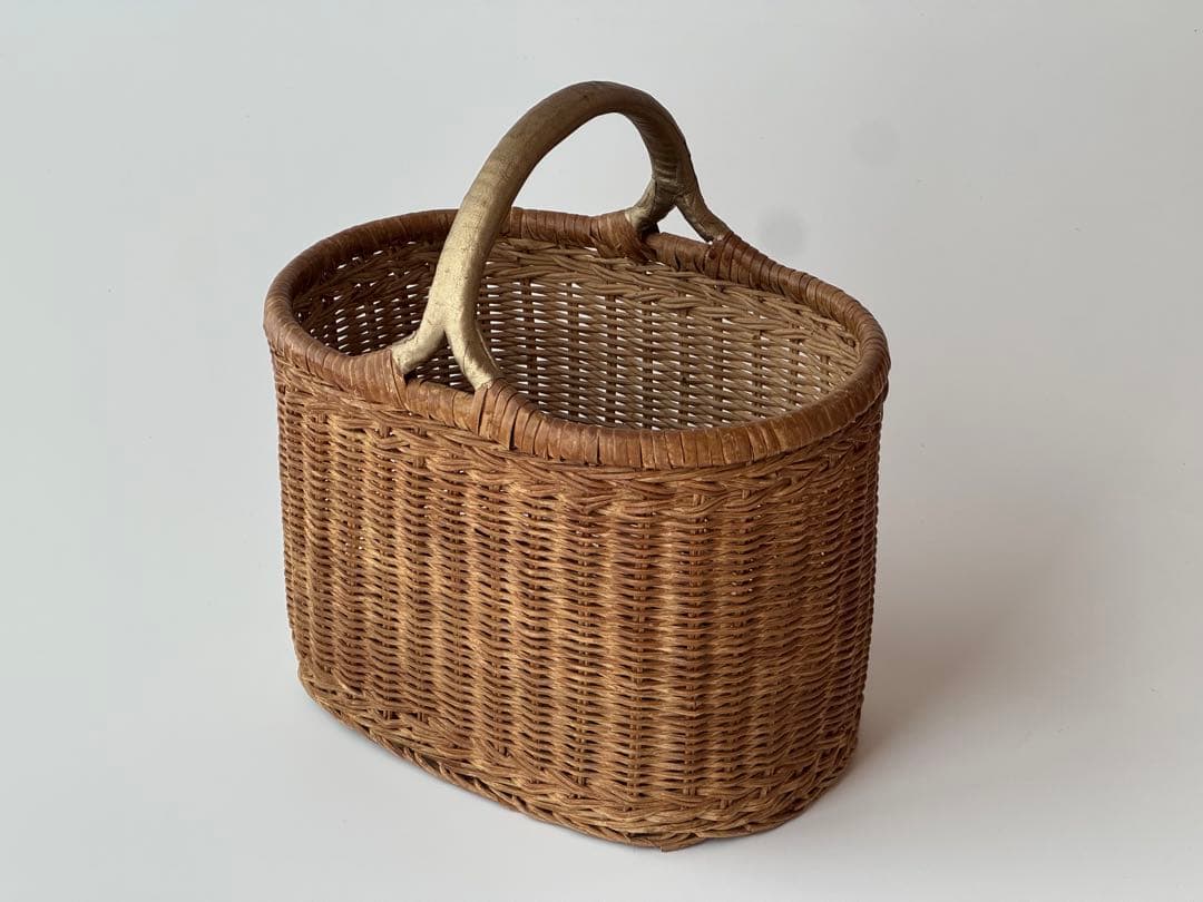 ヴィンテージ 籐 楕円形 バスケット カゴ ゴールドハンドル