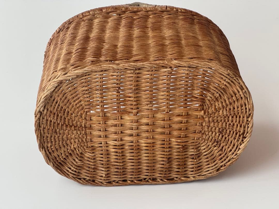 ヴィンテージ 籐 楕円形 バスケット カゴ ゴールドハンドル