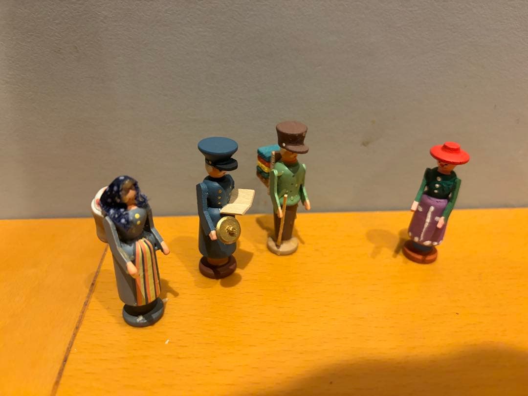 nemu2018です！ヴェルナーグレイザー工房　ドイツ　木製　人形