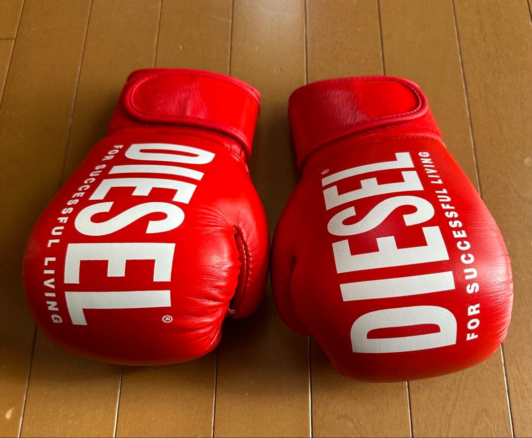 DIESEL ボクシンググローブ レッド