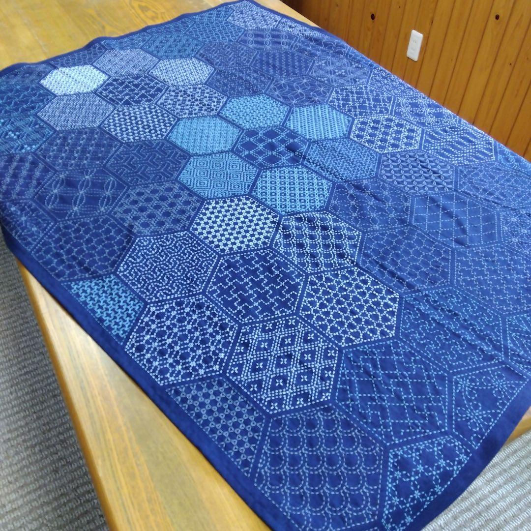 刺し子のクロス〈亀甲模様〉完成品　ホビーラホビーレ