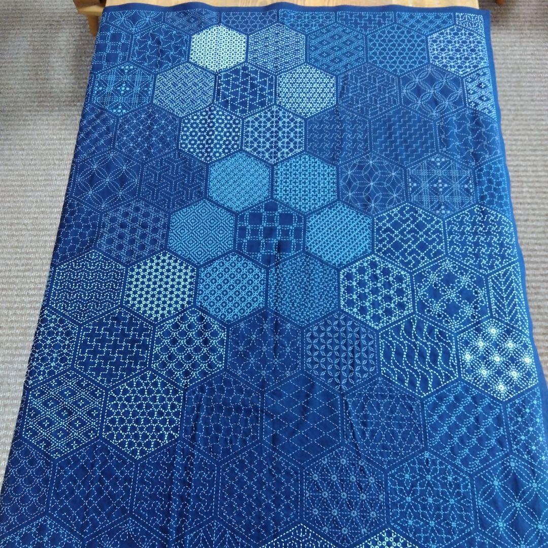 刺し子のクロス〈亀甲模様〉完成品　ホビーラホビーレ