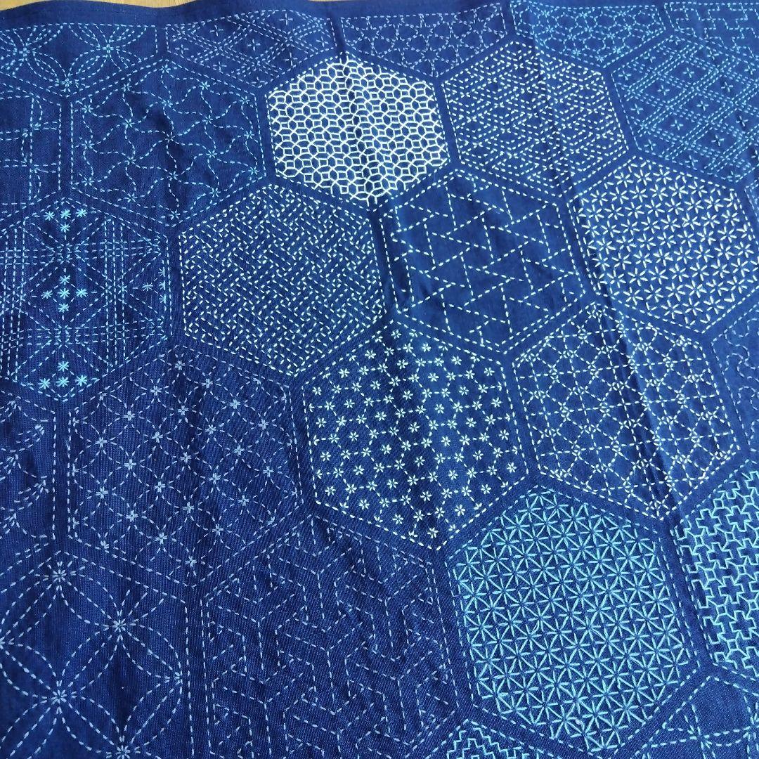 刺し子のクロス〈亀甲模様〉完成品　ホビーラホビーレ