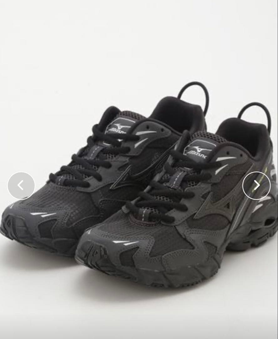 最終価格　ミズノwaverider10✖︎emmiコラボスニーカー　24.5センチ