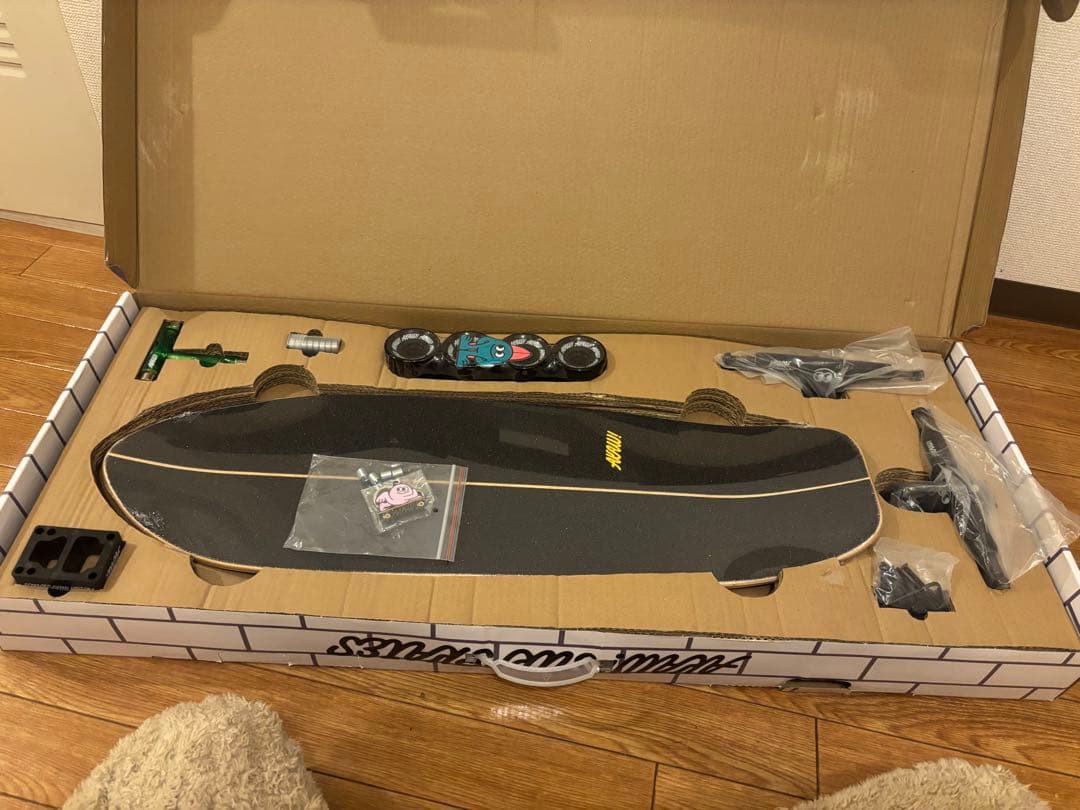 AKAW! コンプリートスケートボード　BLACK