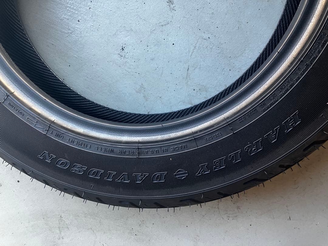 新品未使用 ダンロップ D402 MT90B16 74H ハーレー リヤタイヤ