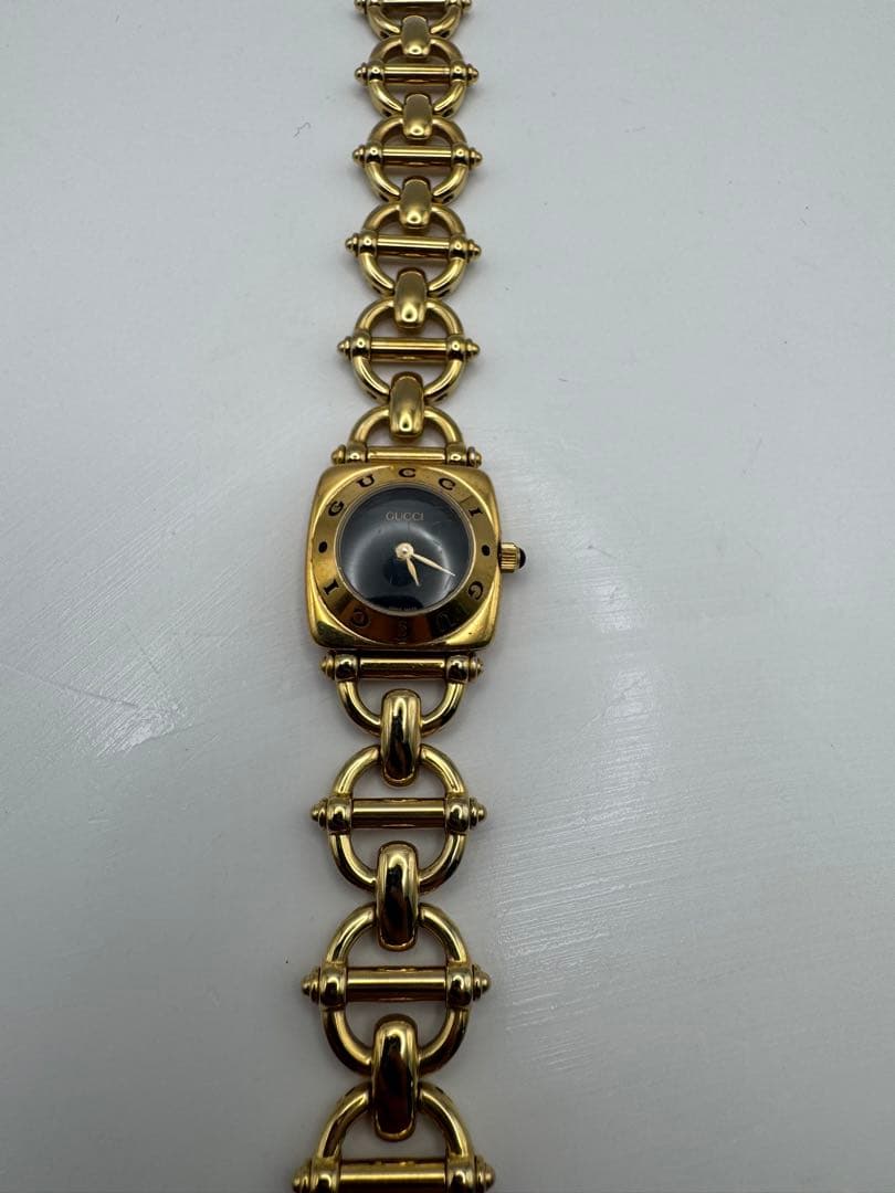 GUCCI 6400L ブラック文字盤 グッチ クォーツ 腕時計 稼働品