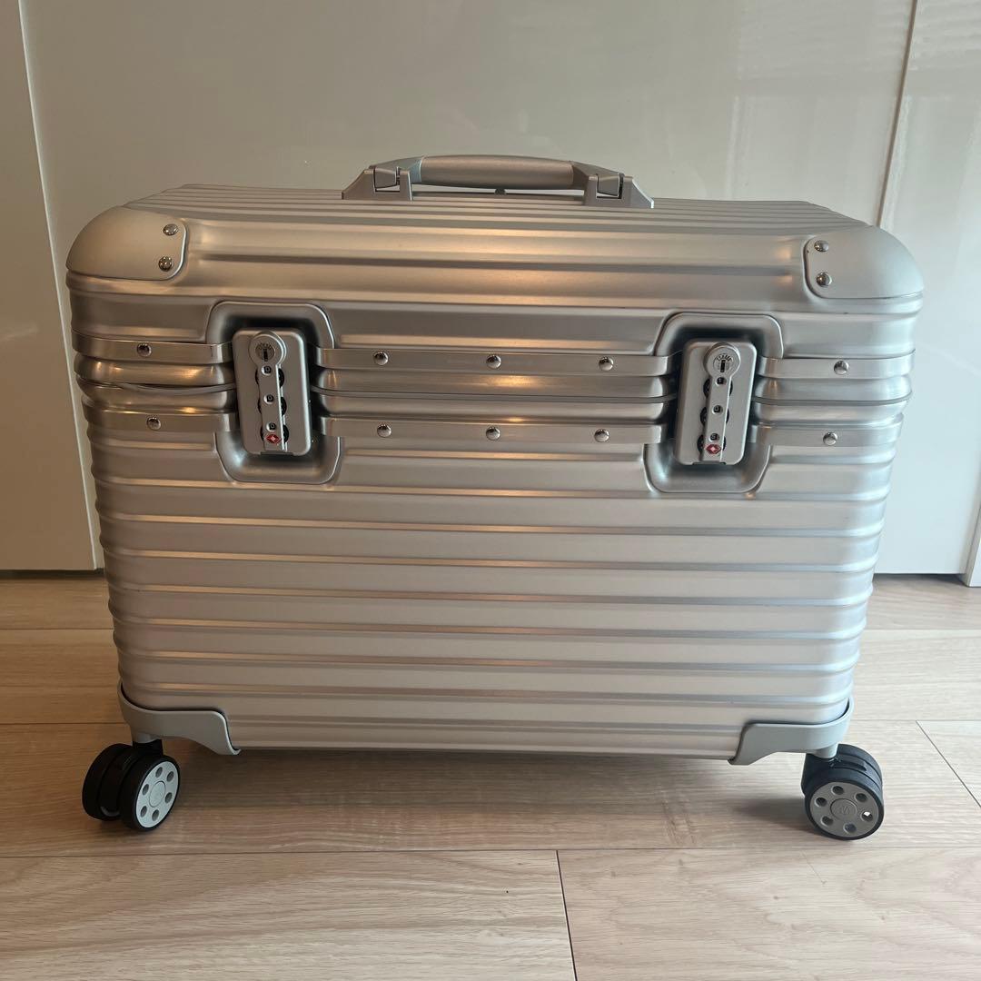 リモワ オリジナルパイロット