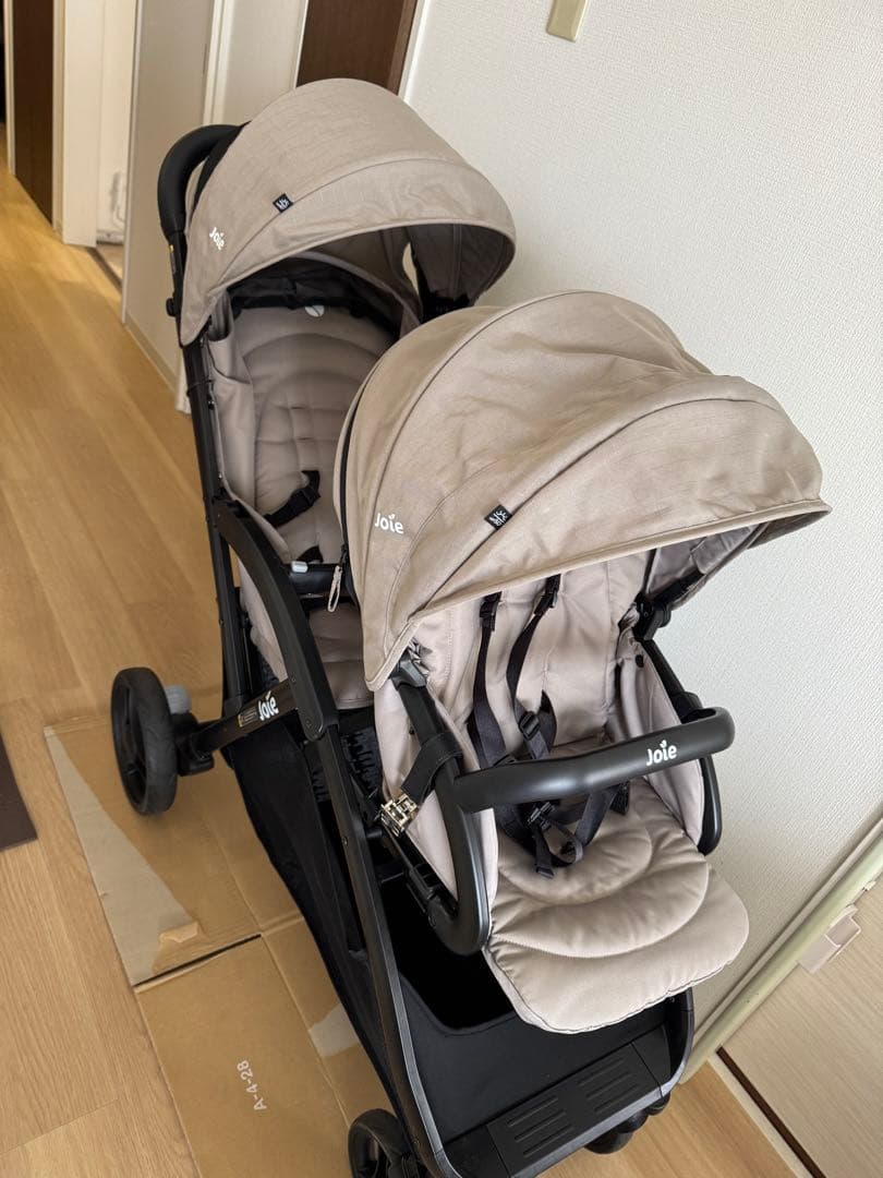 【美品】【使用3回】Joie エヴァライトデュオ　専用レインカバー付き　ベージュ