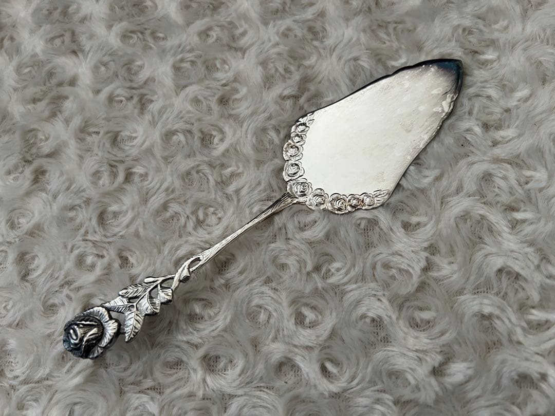 ANTIKO社　カトラリーセット　ヒルデスハイムローズ　ケーキサーバー〈７本〉