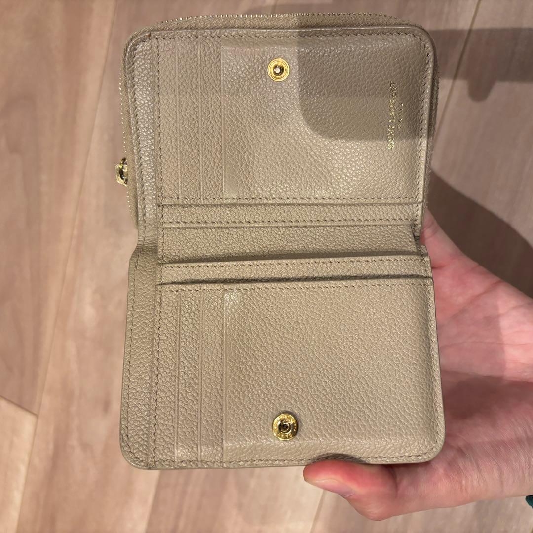 【メルカリ最安値】Saint Laurent★ YSL2つ折りコンパクト財布