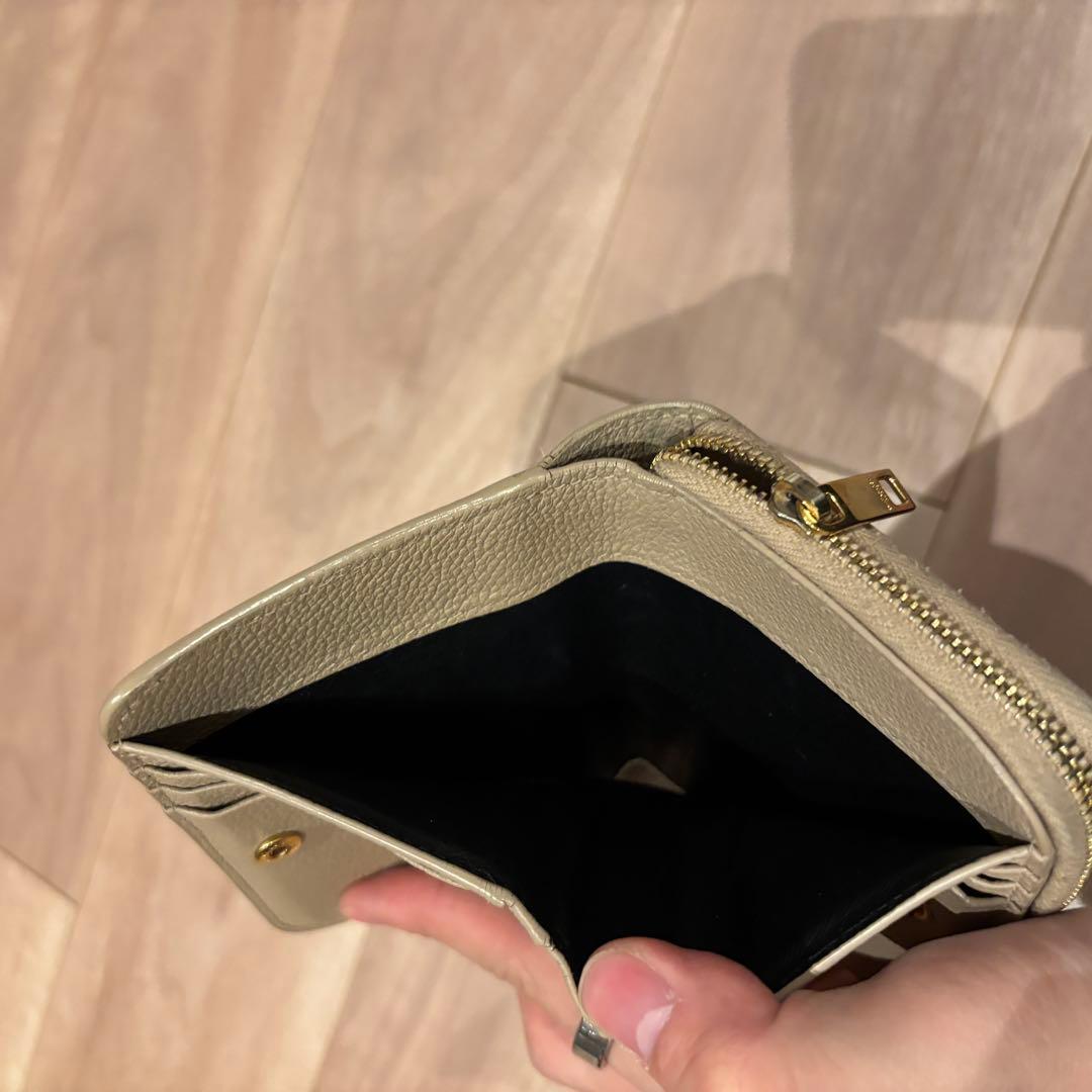 【メルカリ最安値】Saint Laurent★ YSL2つ折りコンパクト財布