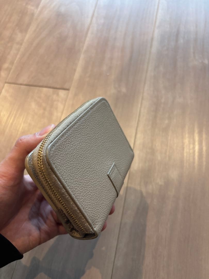 【メルカリ最安値】Saint Laurent★ YSL2つ折りコンパクト財布