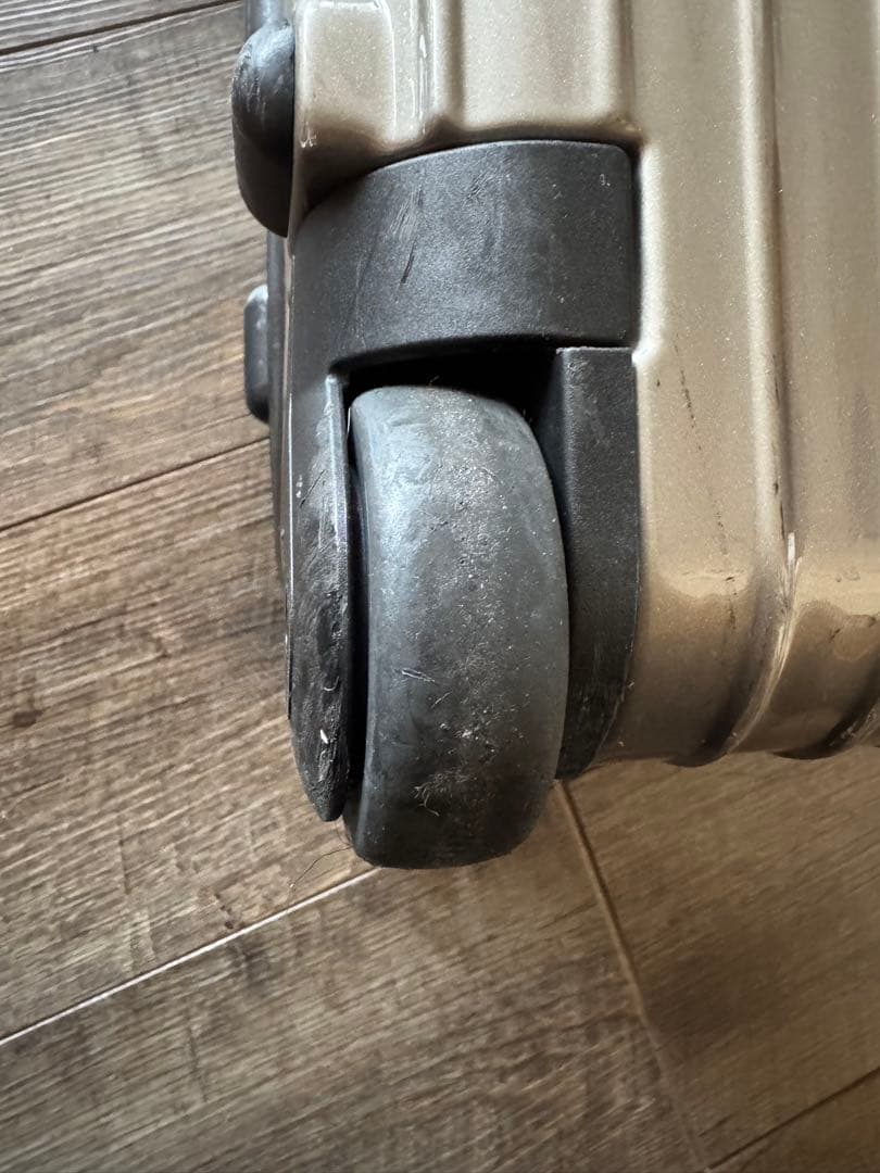 RIMOWA サルサ 33L 2輪 シャンパンゴールド 機内持ち込み