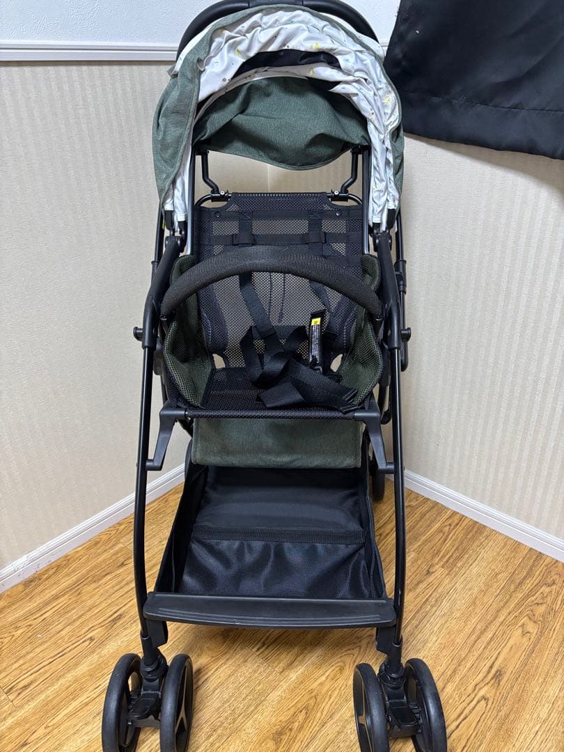 アップリカ　両対面式ベビーカー　ベビーザらス　アニマルカーキ　ルンルンコンパクト