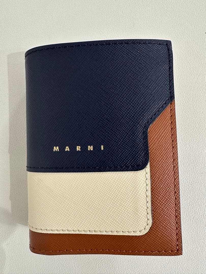 marni マルニ 2つ折り財布
