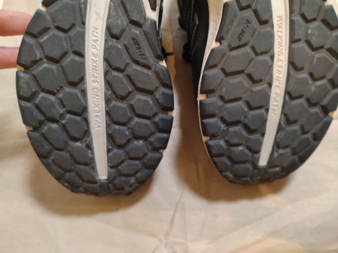 美品New Balance 880ブラック GORE-TEX　23.5 （2Ｅ）