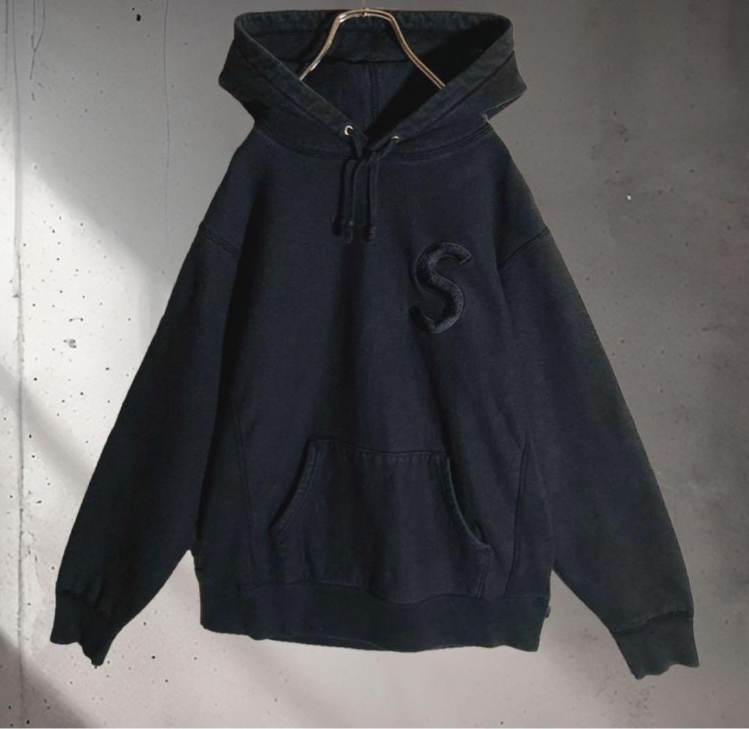 SUPREME ブラック フード付きパーカー