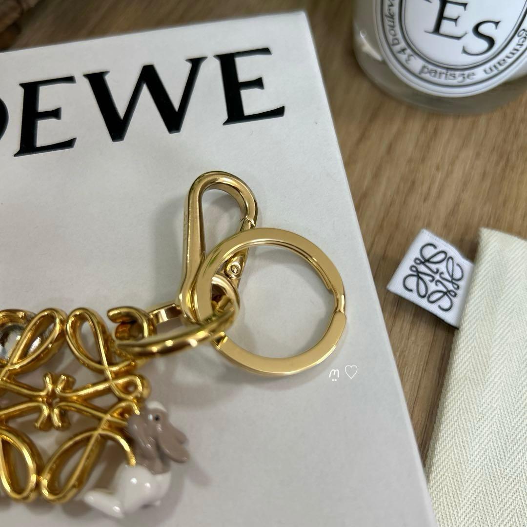 LOEWEロエベ　スナフジタ　うさぎアナグラムチャーム　キーリングホルダー　限定